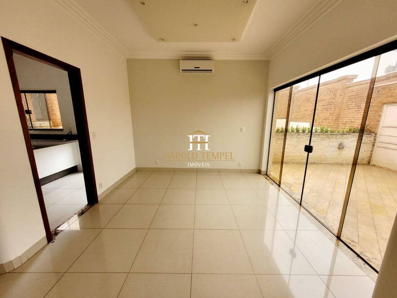 Casa com 3 quartos, aluguel por R$ 4.000/mês ou à venda por R$ 1.550.000 - Vila Quintino - Mococa/SP