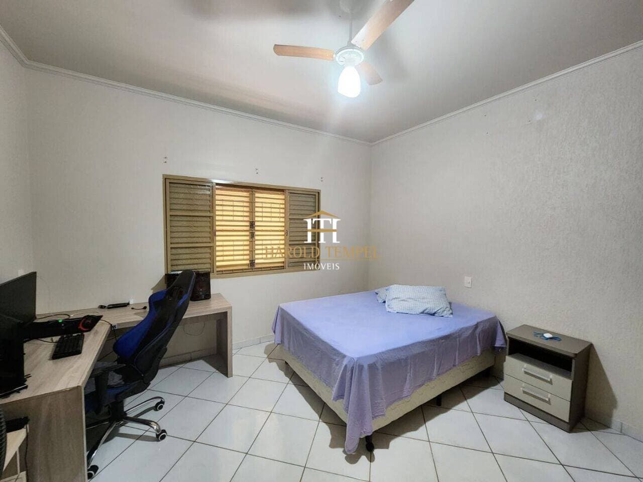 Casa com 4 quartos, 233 m², à venda por R$ 580.000 - Vila Lambari - Mococa/SP